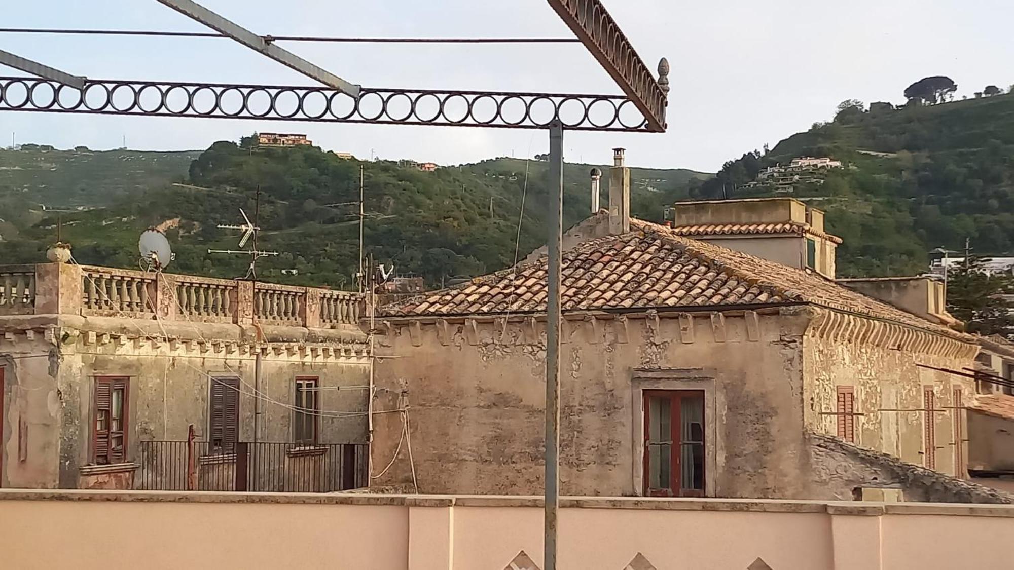 トロペーア Al Vecchio Castello Bed & Breakfast エクステリア 写真
