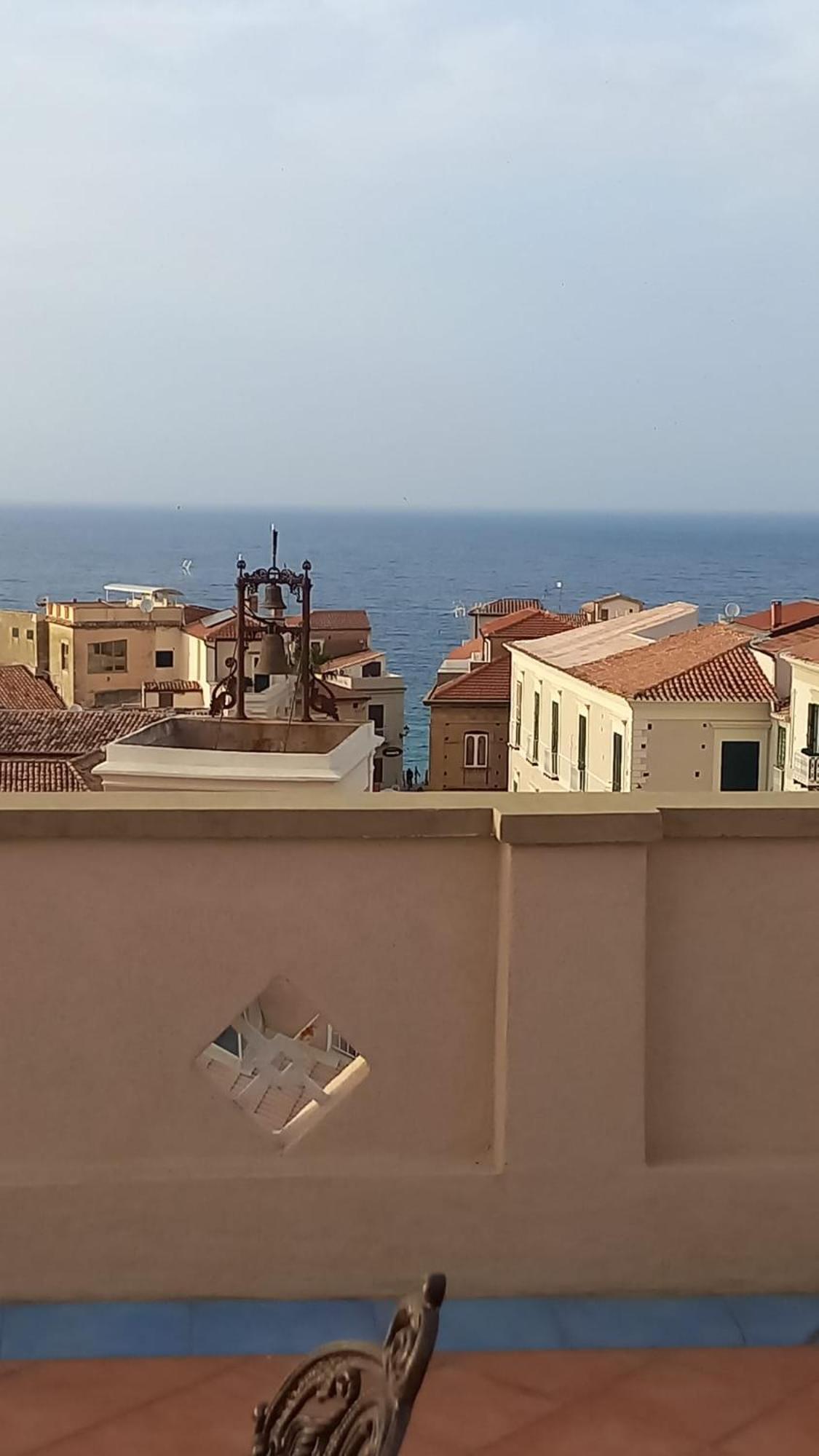 トロペーア Al Vecchio Castello Bed & Breakfast エクステリア 写真