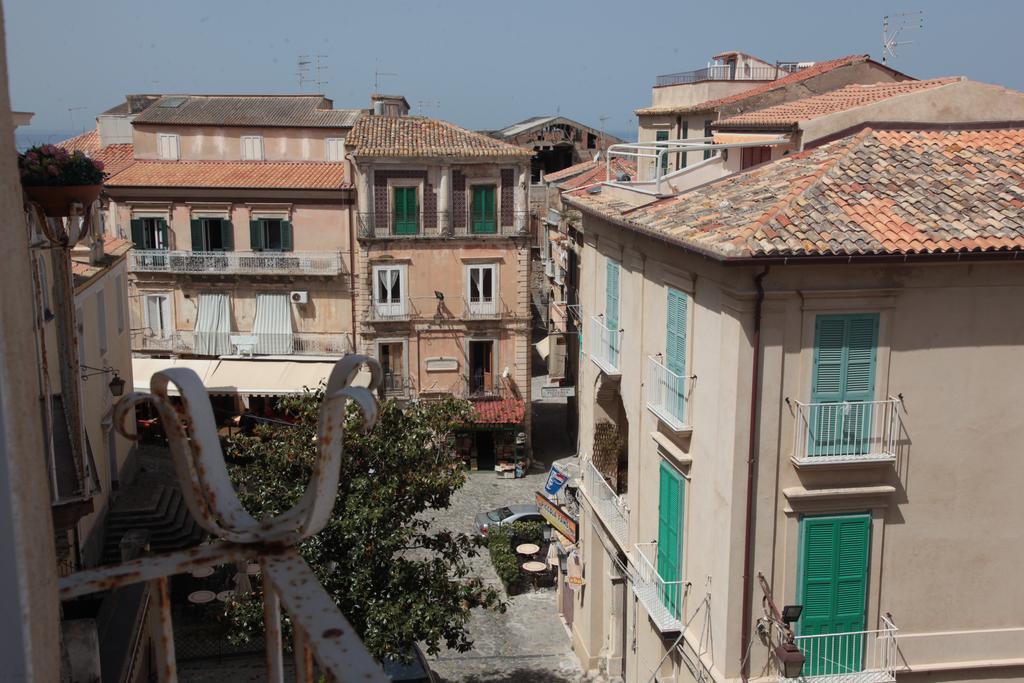 トロペーア Al Vecchio Castello Bed & Breakfast エクステリア 写真