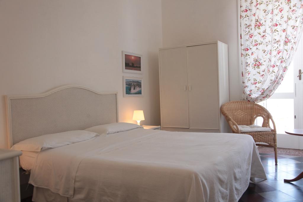 トロペーア Al Vecchio Castello Bed & Breakfast エクステリア 写真