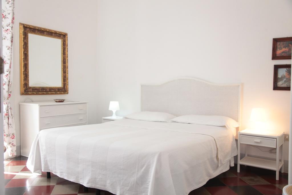 トロペーア Al Vecchio Castello Bed & Breakfast エクステリア 写真